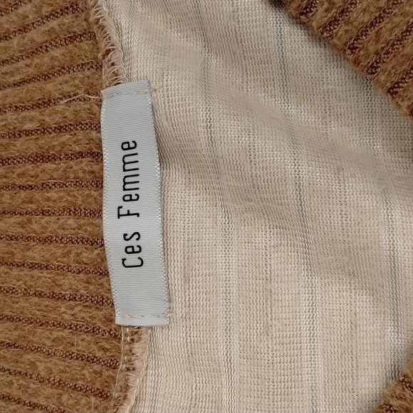 Ces Femme fuzzy teddy texture V-neck top size small oversized, beige and tan - Picture 10 of 11